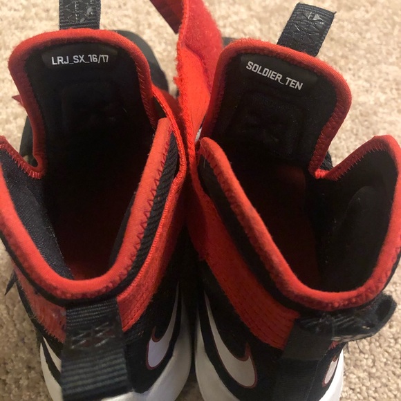 **SOLD** Nike Lebron Soldier X. Men size 9. - Picture 5 of 5